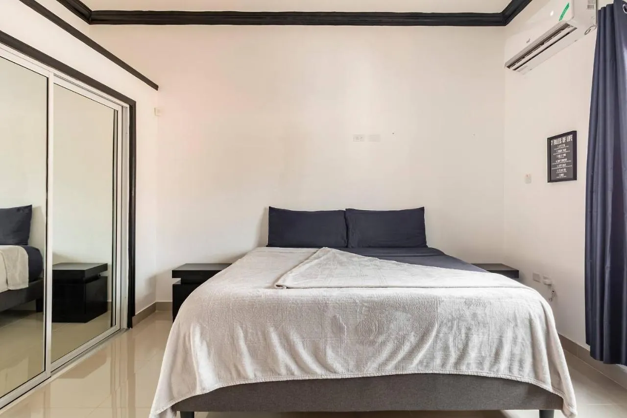 Luxury Living Modern Contemporary Home With Brand New Pool In Manor Park Τζαμάικα